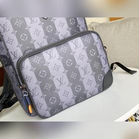LV Модель M45962 Utilitary Рюкзак Создан японским дизайнером Nigo