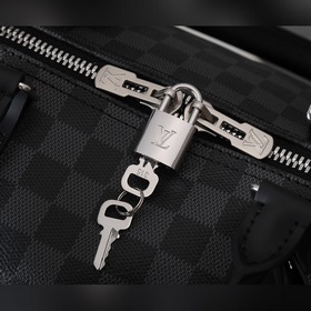 LV Дорожная сумка Модель： N41413 Эта дорожная сумка из ткани Dam