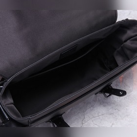 LV Модель M58476 Черная кожаная сумка Christopher из серии почтал