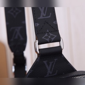 LV представляет новую модель сумки через плечо Outdoor из серии T