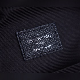 LV представляет новую модель сумки через плечо Outdoor из серии T