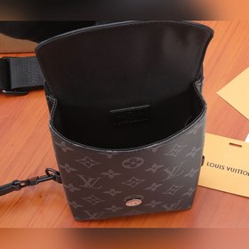 LV Мужская сумка через плечо из цельной стали Модель： M45912 Эта