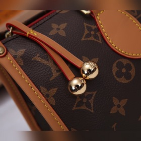 LV Женская сумка из серии Vintage Gold Ball Triangle, модель： M40