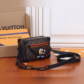 LV Mini Soft Trunk сумка на цепочке Модель： M80159 Эта сумка Min