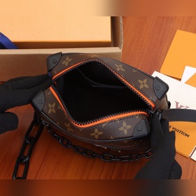 LV Mini Soft Trunk сумка на цепочке Модель： M80159 Эта сумка Min