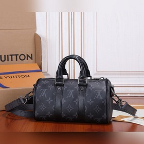 Дорожная сумка LV Keepall, модель： M45947 Эта сумка изготовлена и