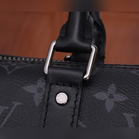 Дорожная сумка LV Keepall, модель： M45947 Эта сумка изготовлена и