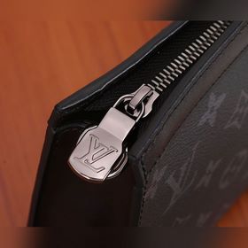 LV Gaston Wearable Wallet Сумка Модель： M81124 Созданная на основ