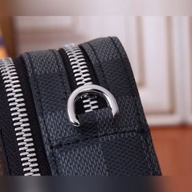 LV Сумка Alpha Wearable из цельнометаллической фурнитуры Модель： 