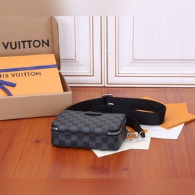 LV Сумка Alpha Wearable из цельнометаллической фурнитуры Модель： 