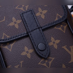 LV Мини-сумка Christopher из цельнометаллической фурнитуры Модель