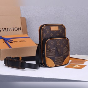 LV Amazone сумка через плечо, модель с одной ручкой, полностью из