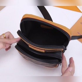 LV Amazone сумка через плечо, модель с одной ручкой, полностью из
