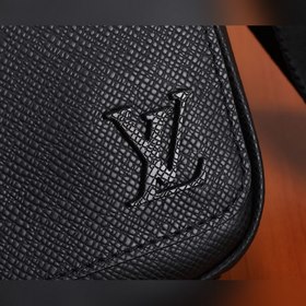 LV District Маленькая сумка-почтальон Модель： M30850 Эта сумка-п