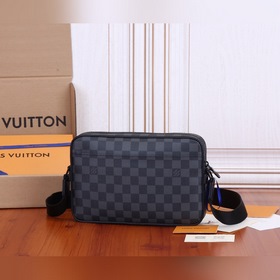 LV Почтовая сумка Alpha из цельностального металла Модель： N40364