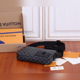 LV Почтовая сумка Alpha из цельностального металла Модель： N40364