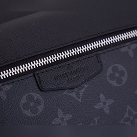 LV Outdoor Почтовая сумка Модель： M30233 Louis Vuitton встречает 