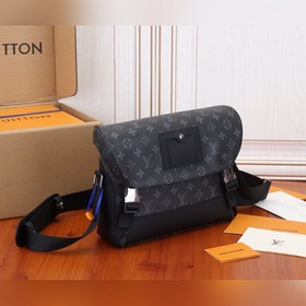LV Messenger PM Voyager Маленькая сумка-почтальон Модель： M40511