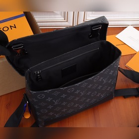 LV Messenger PM Voyager Маленькая сумка-почтальон Модель： M40511 
