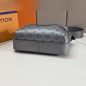 LV Outdoor Почтовая сумка  Модель： M30830 Эта сумка Outdoor в ст