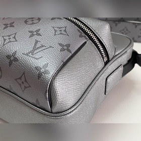 LV Outdoor Почтовая сумка  Модель： M30830 Эта сумка Outdoor в ст