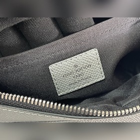 LV Outdoor Почтовая сумка  Модель： M30830 Эта сумка Outdoor в ст