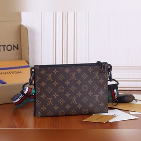 Сумка LV In The Loop, модель： M59681 Сумка In The Loop воплощает