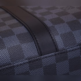 Мужской портфель LV Louis Vuitton  Модель： N24  Высококачестве