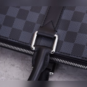 Мужской портфель LV Louis Vuitton  Модель： N24  Высококачестве