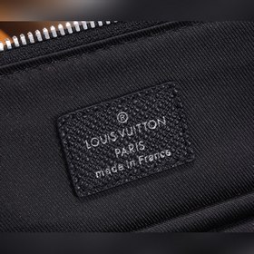 LV Slim портфель Модель： M30810 Изготовлен из кожи Taga с тонкой 