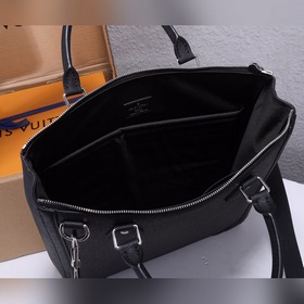 Сумка LV Vertical Tote Модель： M30811 Креативная интерпретация ди
