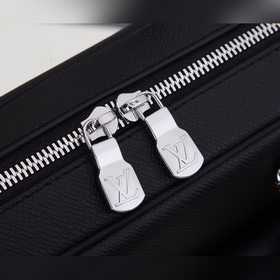 LV Alex портфель Модель： M30440 Изготовлен из тисненной кожи Taga