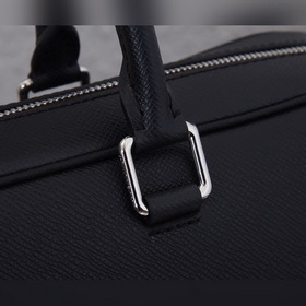 LV Alex портфель Модель： M30440 Изготовлен из тисненной кожи Taga