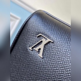 LV Alex портфель Модель： M30440 Изготовлен из тисненной кожи Taga