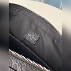 LV Alex портфель Модель： M30440 Изготовлен из тисненной кожи Taga