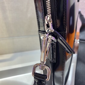 PRADA Новая модель портфеля, модель 2VE368 Глянцевая поверхность 
