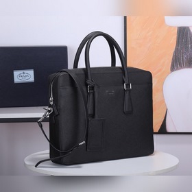 Портфель Prada с новым логотипом Итальянская кожа Saffiano с кре
