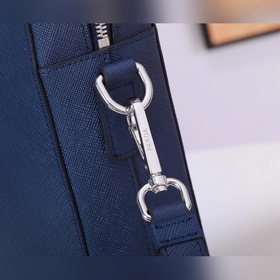 Портфель Prada с новым логотипом Итальянская кожа Saffiano с кре