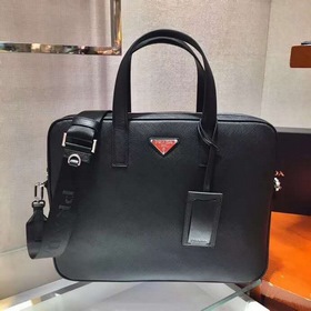 Новая сумка для документов PRADA, модель 2VE368 Изготовлена из им