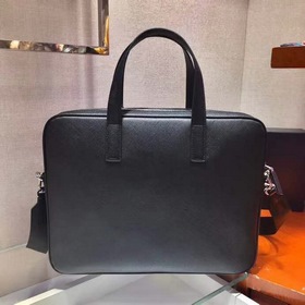 Новая сумка для документов PRADA, модель 2VE368 Изготовлена из им