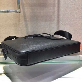 Новая сумка для документов PRADA, модель 2VE368 Изготовлена из им