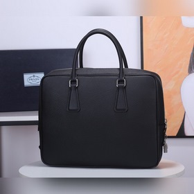 Классическая сумка PRADA, модель № 8017 Классическая модель PRADA