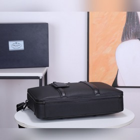 Prada Новая мужская сумка-портфель Модель： 2VE366 Изготовлена из