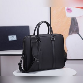 Prada Новая мужская сумка-портфель Модель： 2VE366-2 Изготовлена