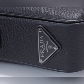 Prada Новая мужская сумка-портфель Модель： 2VE366-2 Изготовлена
