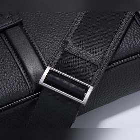 Prada Новая мужская сумка-портфель Модель： 2VE366-2 Изготовлена 