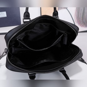 Prada Новая мужская сумка-портфель Модель： 2VE366-2 Изготовлена 