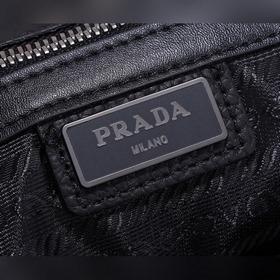PRADA портфель Модель： 2VE368 Деловая сумка PRADA, импорт из Ита