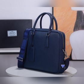 Мужской портфель Prada, модель 2VE363  Итальянская кожа с кресто