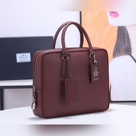 PRADA Модель： P8018 Мужской портфель Оригинальная европейская кож